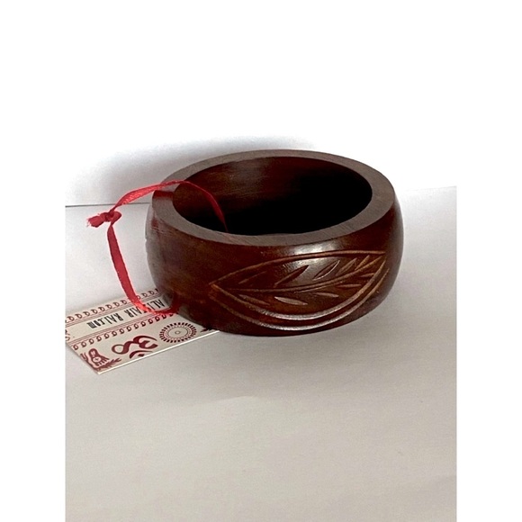 Sir Alistair Rae Wooden Handcarved Bangle Bracelet Brown NWT - leaf pattern - Picture 2 of 5